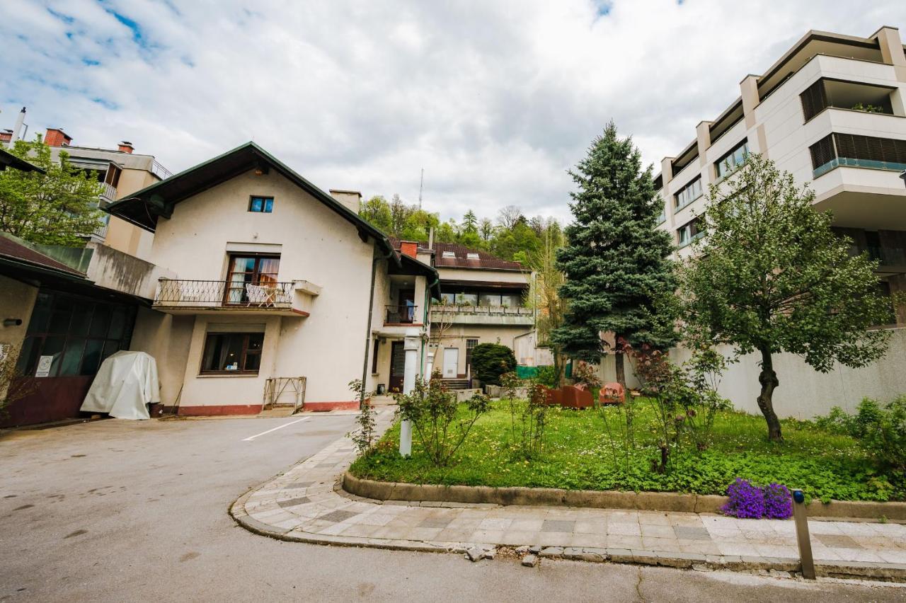 Вилла Pi House Любляна Экстерьер фото
